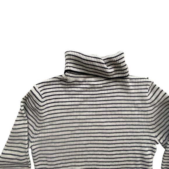 H&M Turtleneck Sweater - 10-12 Year Old - Picture 2 of 3